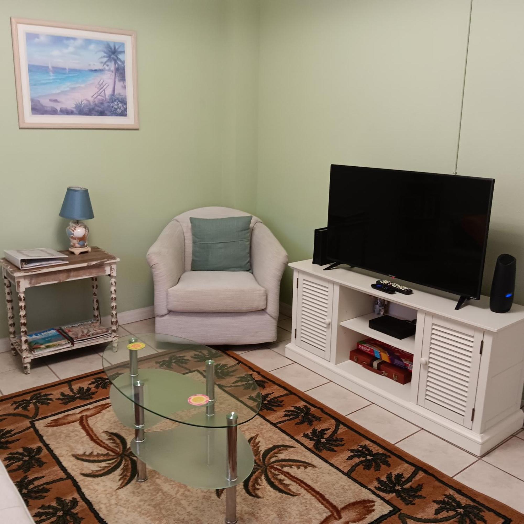 Appartement Cozy Beach Getaway à Cap Carnaveral Extérieur photo